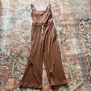 Vuori Mudra hazel wide-leg Jumpsuit size medium, like new!